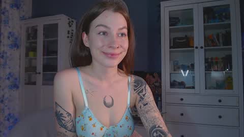 Snapshot of weed_princesss chatting on 02.01.25 moon online show from 02.01.25