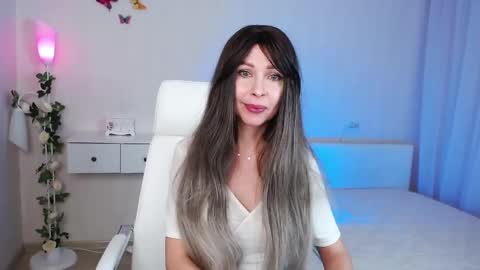 Wendi Foster online show from 12.12.24