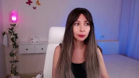 Wendi Foster online show from 02.25.25