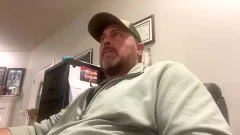 Snapshot of wes40960 chatting on 10.27.25 wes40960 online show from 10.27.25