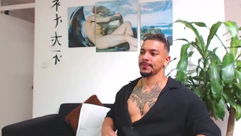 Snapshot of wesleyrogger chatting on 02.15.25 Wesley Rogger online show from 02.15.25