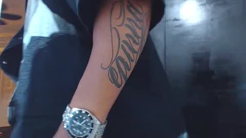 Snapshot of wesleyrogger chatting on 10.16.25 Wesley Rogger online show from 10.16.25