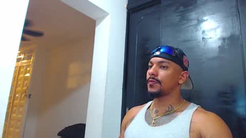 Snapshot of wesleyrogger chatting on 10.19.25 Wesley Rogger online show from 10.19.25