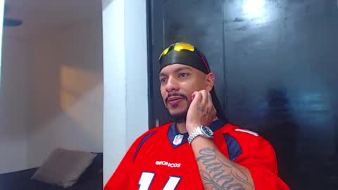 Snapshot of wesleyrogger chatting on 10.24.25 Wesley Rogger online show from 10.24.25