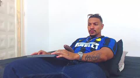 Snapshot of wesleyrogger chatting on 10.25.25 Wesley Rogger online show from 10.25.25