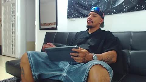 Snapshot of wesleyrogger chatting on 11.09.25 Wesley Rogger online show from 11.09.25