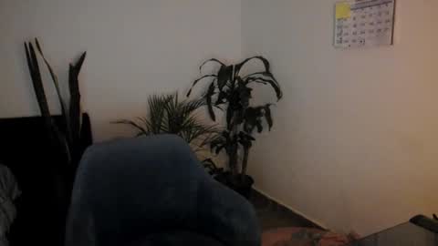 Snapshot of west_ta chatting on 09.26.25 tatty online show from 09.26.25