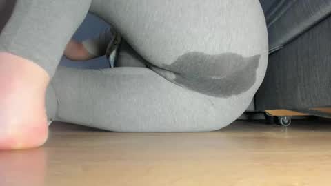 wet_pants2022 online show from 05.09.26