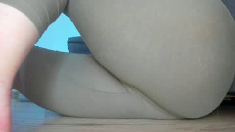 wet_pants2022 online show from 07.08.26