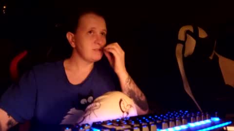 Snapshot of wetgerman2 chatting on 03.11.25 Wetgerman online show from 03.11.25