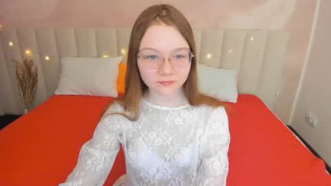 Snapshot of wetrossy chatting on 11.12.25 Rossy online show from 11.12.25