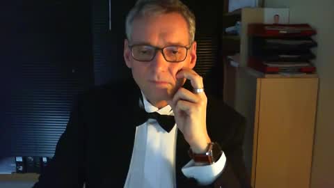 Snapshot of wetsuitedman chatting on 12.23.24 Franz online show from 12.23.24