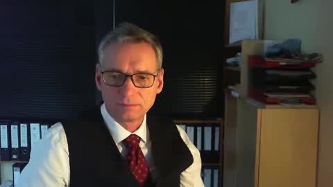 Snapshot of wetsuitedman chatting on 12.27.24 Franz online show from 12.27.24