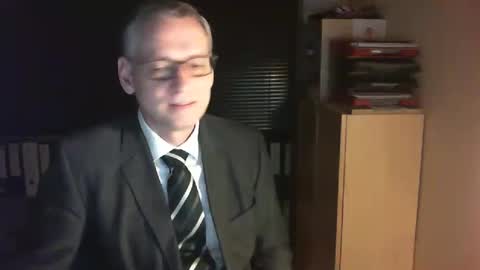 Snapshot of wetsuitedman chatting on 02.15.25 Franz online show from 02.15.25