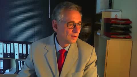 Snapshot of wetsuitedman chatting on 09.19.25 Franz online show from 09.19.25