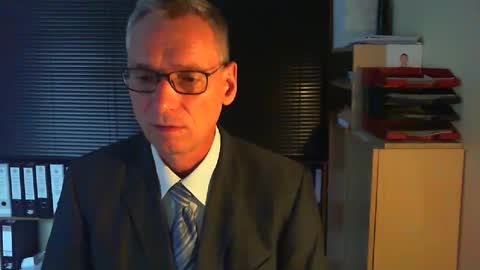 Snapshot of wetsuitedman chatting on 09.23.25 Franz online show from 09.23.25