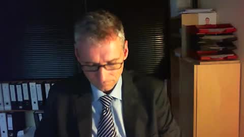 Snapshot of wetsuitedman chatting on 10.13.25 Franz online show from 10.13.25