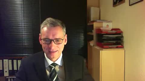 Snapshot of wetsuitedman chatting on 12.14.25 Franz online show from 12.14.25