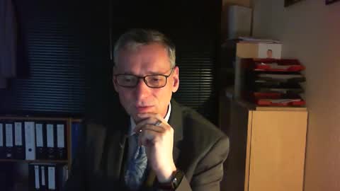 Snapshot of wetsuitedman chatting on 12.20.25 Franz online show from 12.20.25