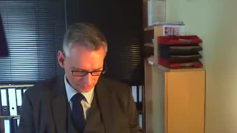 Snapshot of wetsuitedman chatting on 02.27.26 Franz online show from 02.27.26