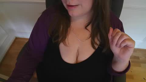 Snapshot of wetwordsonly chatting on 09.30.25 WetWordsOnly online show from 09.30.25