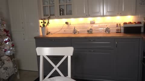 Snapshot of whats_her_name chatting on 12.04.24 Victoria Maria online show from 12.04.24