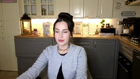 Snapshot of whats_her_name chatting on 01.21.25 Victoria Maria online show from 01.21.25