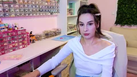 Snapshot of whats_her_name chatting on 09.30.25 Victoria Maria online show from 09.30.25