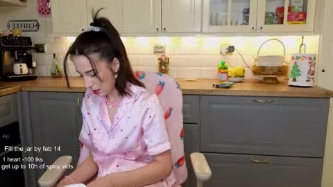 Snapshot of whats_her_name chatting on 01.11.26 Victoria Maria online show from 01.11.26