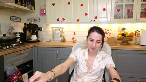 Victoria Maria online show from 02.07.26