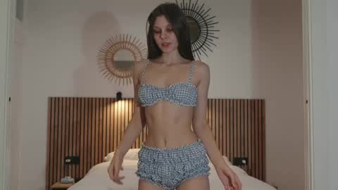 Naomi online show from 05.21.26