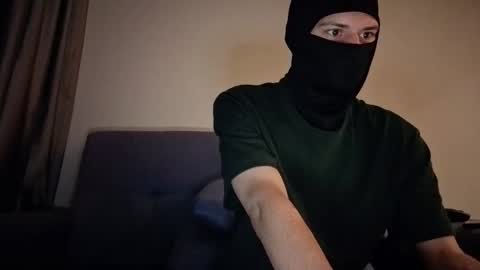 whispero_o online show from 10.13.25