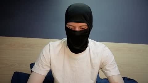 whispero_o online show from 12.03.25