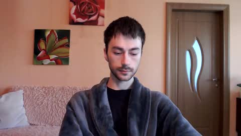 Snapshot of white_sport chatting on 09.27.25 Tom online show from 09.27.25