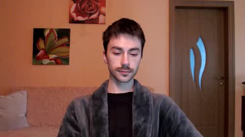 Snapshot of white_sport chatting on 09.29.25 Tom online show from 09.29.25