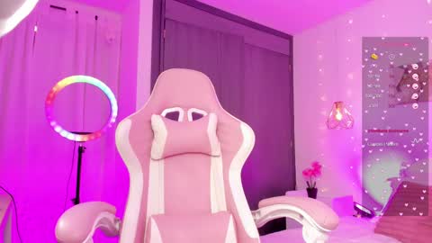 whiteatenea online show from 02.06.25