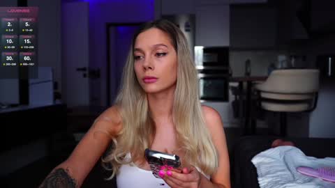 Snapshot of whitebanny chatting on 01.20.25 Kate online show from 01.20.25