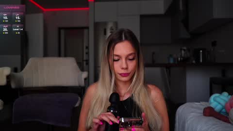 Snapshot of whitebanny chatting on 01.25.25 Kate online show from 01.25.25