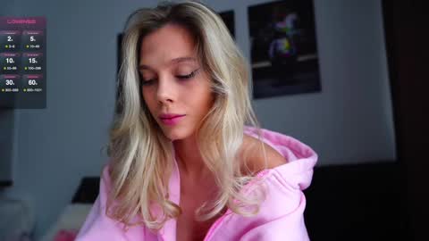 Snapshot of whitebanny chatting on 02.06.25 Kate online show from 02.06.25