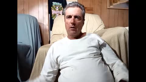 Snapshot of whitelion67 chatting on 11.10.25 whitelion67 online show from 11.10.25