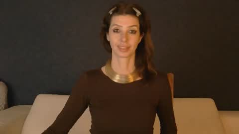 White Queen online show from 09.13.25