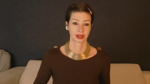 White Queen online show from 09.21.25