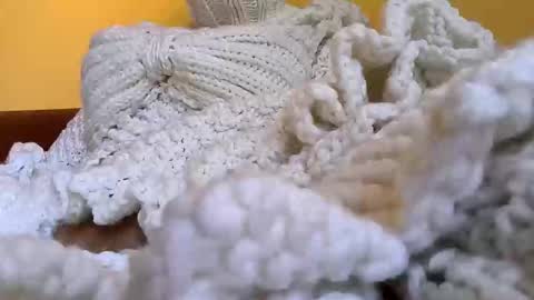whitesweater online show from 06.10.26