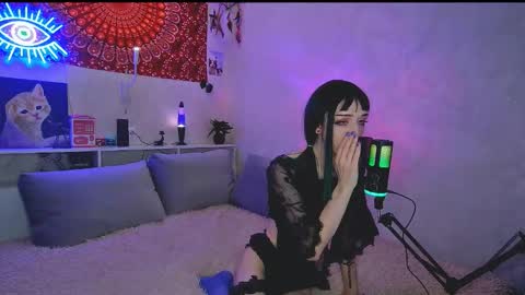 Snapshot of whoalexxa chatting on 10.17.25 Alexa online show from 10.17.25