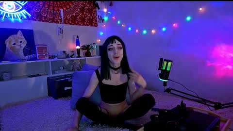 Snapshot of whoalexxa chatting on 10.27.25 Alexa online show from 10.27.25