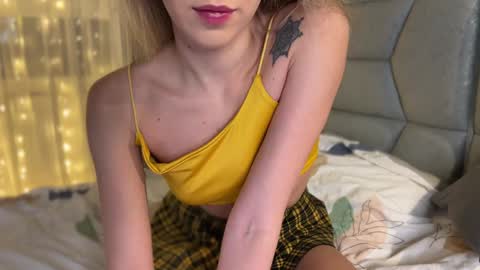 Snapshot of why_____not chatting on 12.26.24 Alice online show from 12.26.24