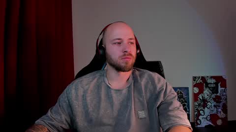 Snapshot of why_you_so_serious chatting on 12.05.24 VI online show from 12.05.24