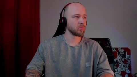 Snapshot of why_you_so_serious chatting on 01.16.25 VI online show from 01.16.25