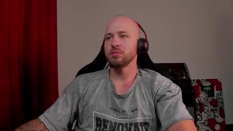 Snapshot of why_you_so_serious chatting on 03.11.25 VI online show from 03.11.25