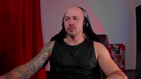 Snapshot of why_you_so_serious chatting on 11.13.25 VI online show from 11.13.25